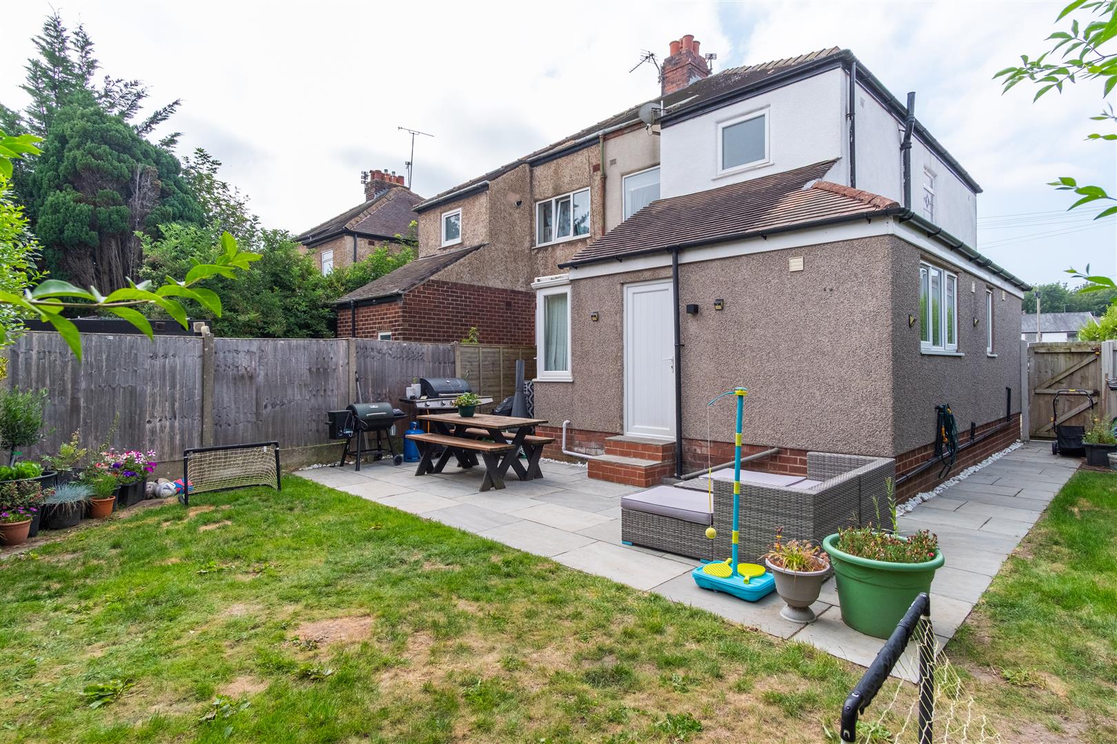 3 bed property in Talbot Road, Preston